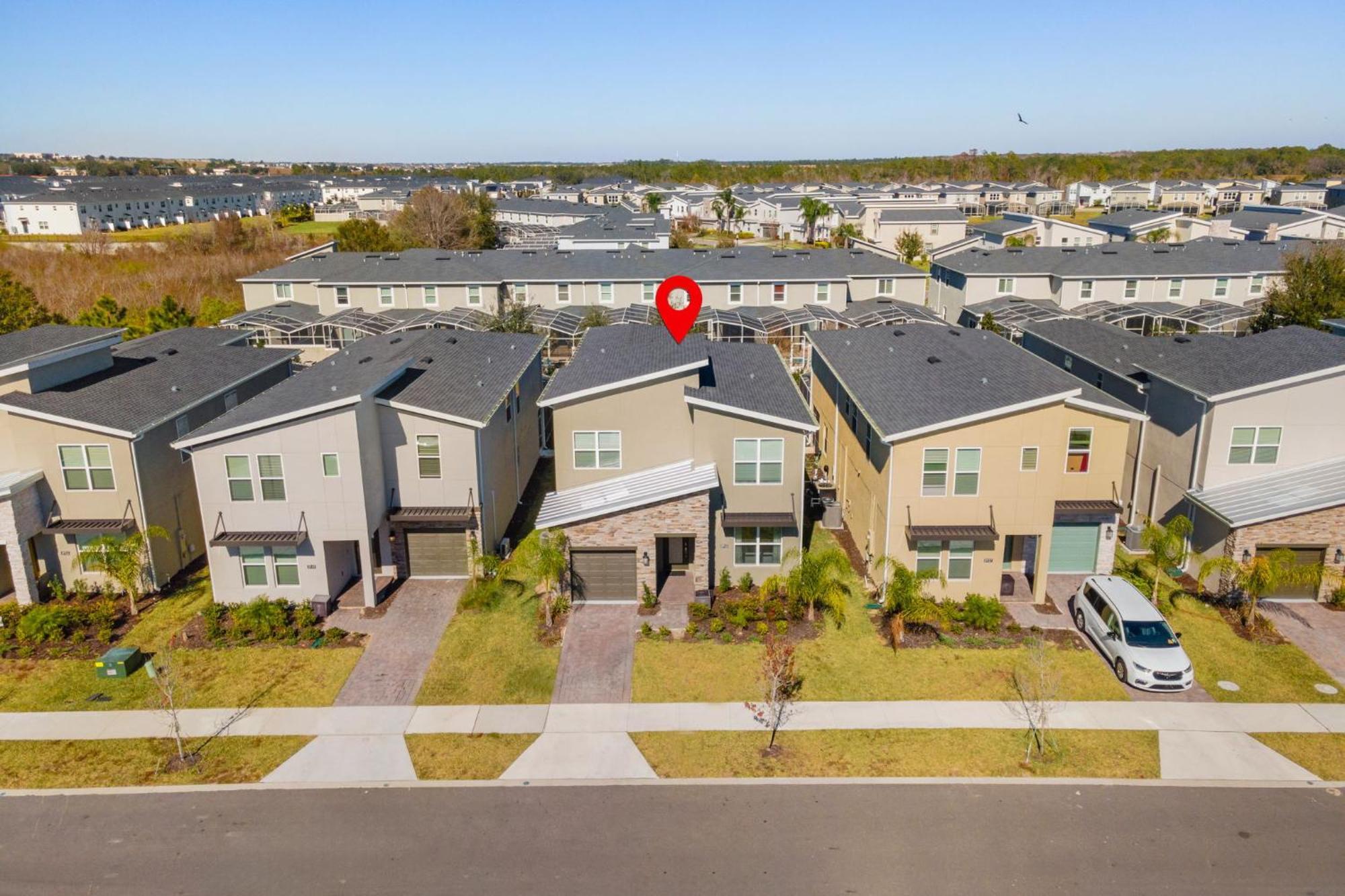 Beautiful 5bedroom House Close To 8943