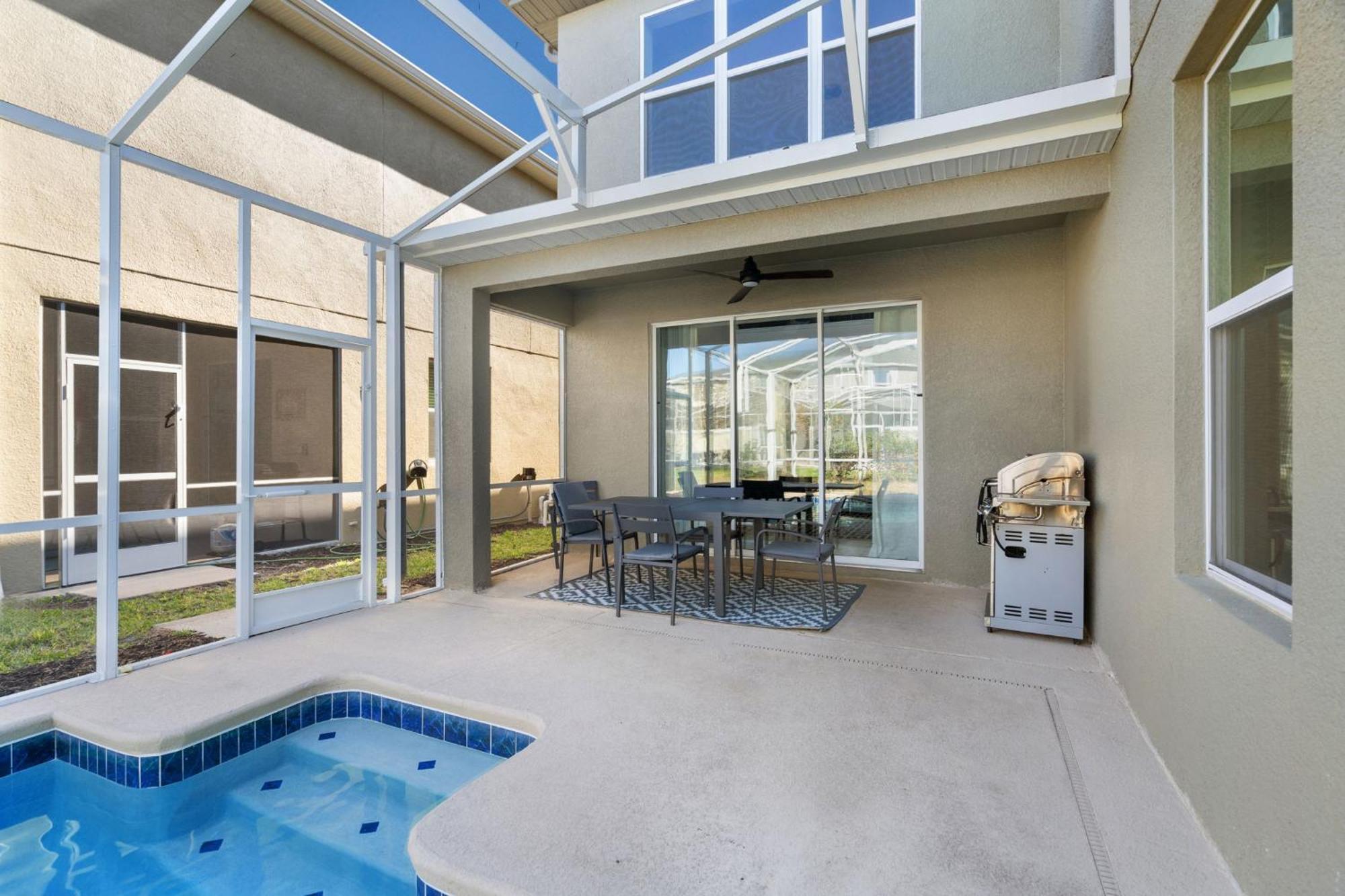 Beautiful 5bedroom House Close To 8943